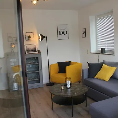 Apartment Living Near Ice/1&1/fashion Outlet *