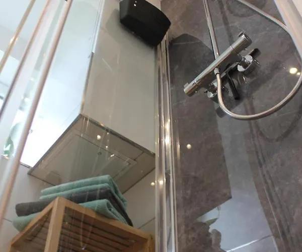 Living Near Ice/1&1/fashion Outlet *